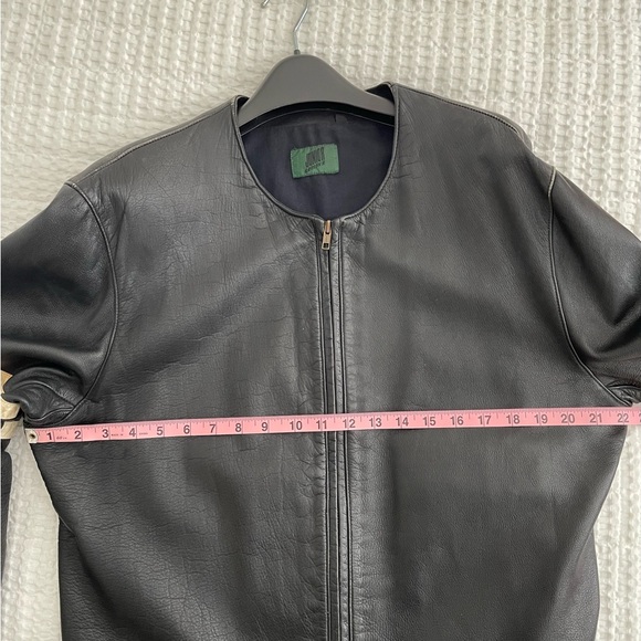 Men’s vintage leather jacket with white stripes. - Picture 15 of 16